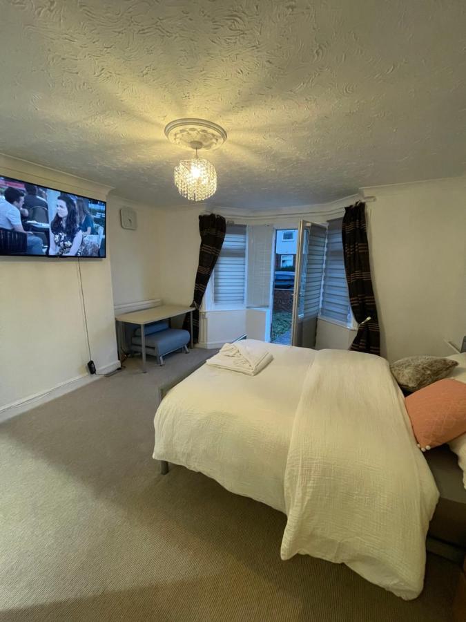 Alder En-Suites Self-Catering With Private Shower 1 Southampton Buitenkant foto